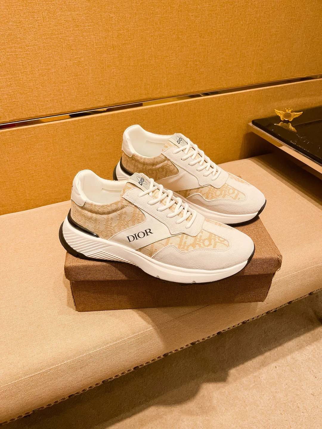 🚘🚘Factory batch 460💰🔥[Dior]🔥Men's high-end brand of shoes official website 1:1 latest masterpiece: the upper is made of Italian imported first-layer cowhide with a comfortable and breathable lining➕original non-slip and wear-resistant outsole🔥, making walking more convenient and comfortable! An exclusive new model, a stunning work, a beautiful 1:1 replica [color] compared to the official quality! Create a fashionable personality to set off your uniqueness! A must-have for trendy men! Classic🔥Size: 38-44 Color: 🔥 2⃣️colors available🔥